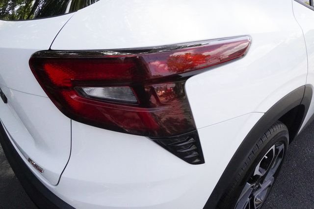 Used 2025 Chevrolet Trax RS FWD image 29