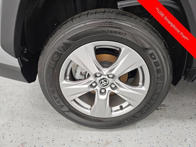 Certified 2025 Toyota RAV4 LE AWD/4WD image 8