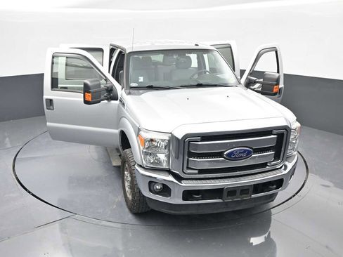 Used 2016 Ford F250 XLT w/ XLT Value Package image 39