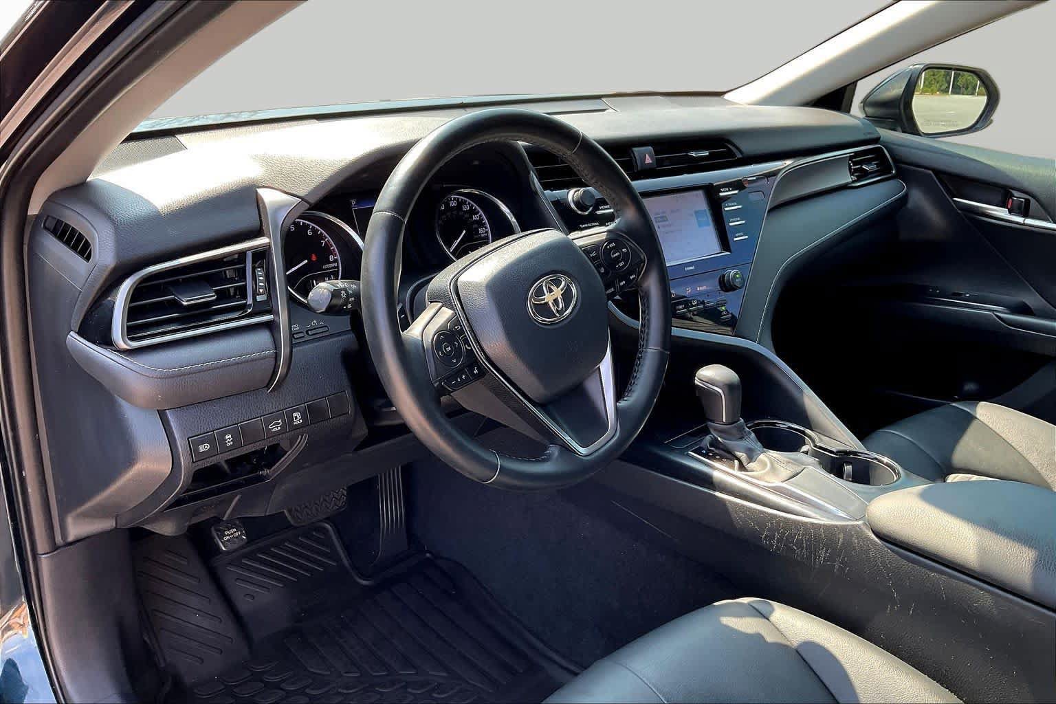 Used 2020 Toyota Camry SE FWD image 17