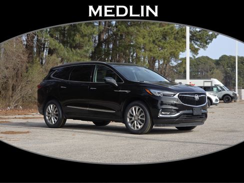 Used 2021 Buick Enclave Essence w/ Sound and Sites Package image 1