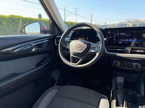 Used 2024 Chevrolet TrailBlazer LT w/ Driver Confidence Package image 32