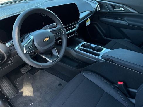 New 2026 Chevrolet Equinox EV LT w/ LPO, Blackout Package image 10