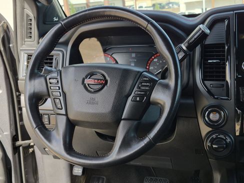 Used 2020 Nissan Titan PRO-4X w/ Pro-4x Convenience Package image 35