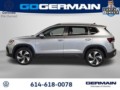 Certified 2025 Volkswagen Taos SE w/ Panoramic Sunroof Package AWD/4WD image 11