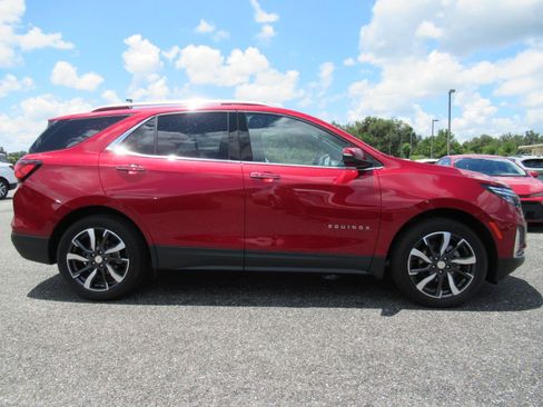 Used 2023 Chevrolet Equinox Premier FWD image 2