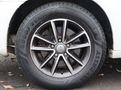 Used 2017 Dodge Grand Caravan SXT image 44