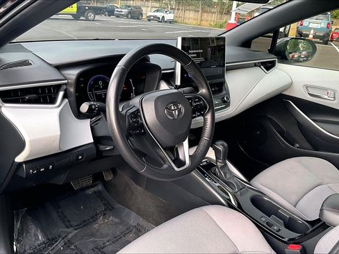 Used 2025 Toyota Corolla SE w/ SE Premium Package FWD image 13