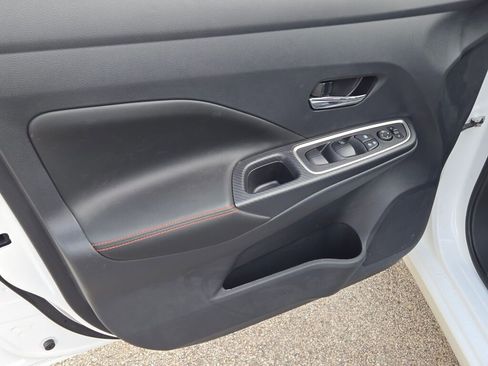 New 2025 Nissan Versa SR w/ Trunk Package image 19