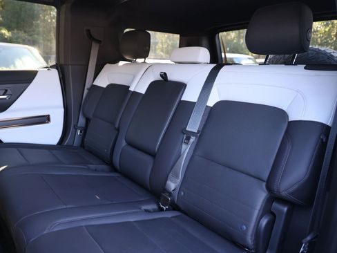 Used 2024 GMC Hummer EV 2X w/ Extreme Off-Road Package image 40