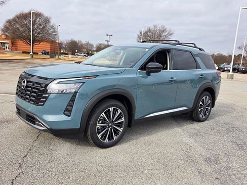 New 2026 Nissan Pathfinder Platinum w/ Cargo Package image 3