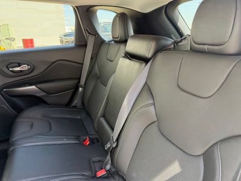 Used 2021 Jeep Cherokee Limited AWD/4WD image 13