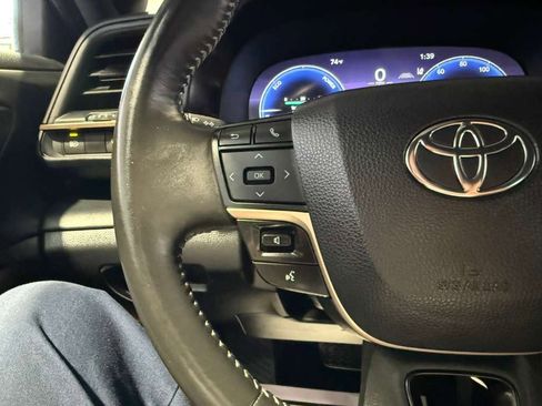 Used 2024 Toyota Crown Limited image 14