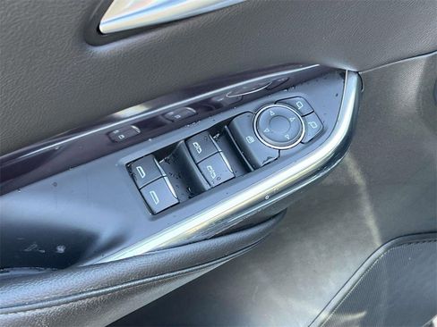 Used 2023 Cadillac XT4 Luxury w/ Cold Weather Package image 31