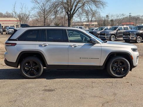 New 2026 Jeep Grand Cherokee Limited w/ Limited Altitude Package image 2