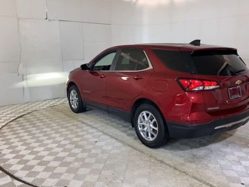 Used 2024 Chevrolet Equinox LT w/ LPO, Floor Liner Package FWD image 9