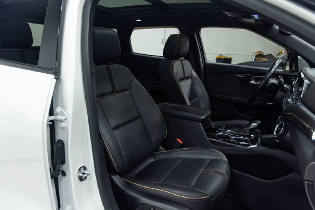 Used 2022 Chevrolet Blazer Premier w/ LPO, Black Grille Bar Package AWD/4WD image 26