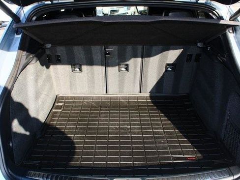 Used 2024 Porsche Macan w/ Premium Plus Package image 9