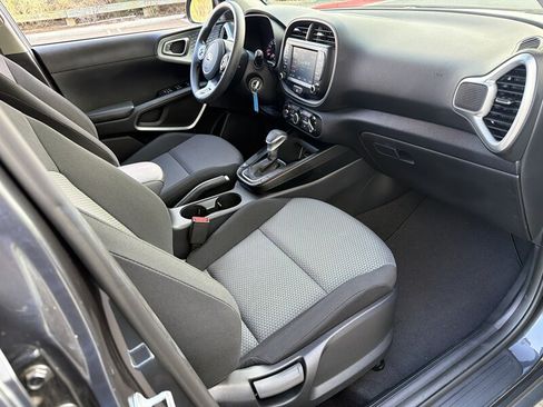 Used 2021 Kia Soul LX FWD image 12