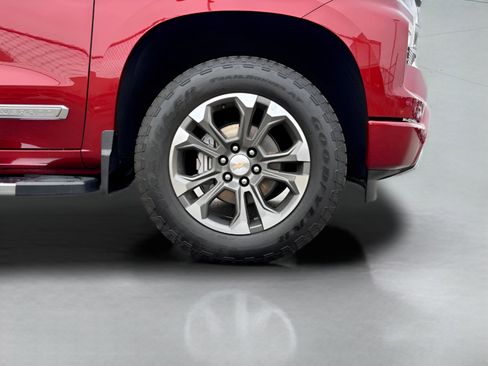 Used 2024 Chevrolet Silverado 1500 High Country w/ Technology Package image 8