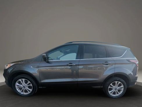 Used 2018 Ford Escape SE w/ SE Sync 3 Package image 2