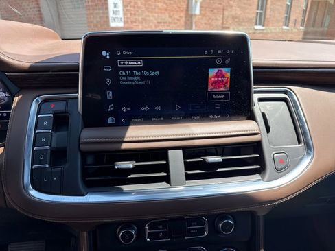 Used 2023 Chevrolet Suburban High Country AWD/4WD image 23