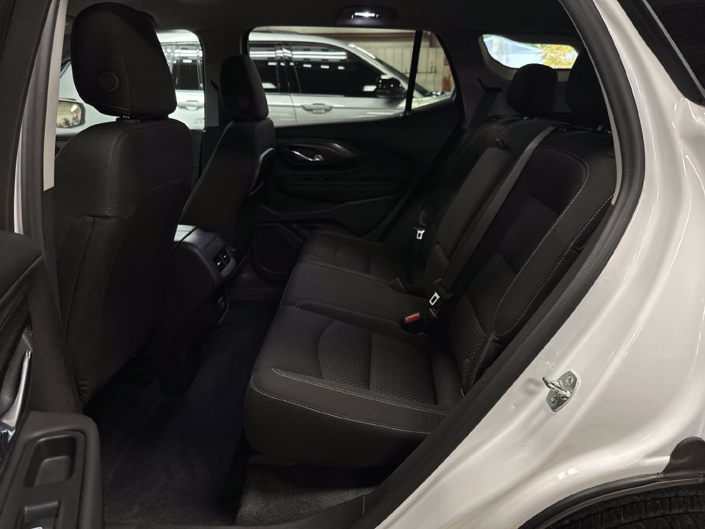 Used 2024 GMC Terrain SLE w/ Driver Convenience Package AWD/4WD image 25