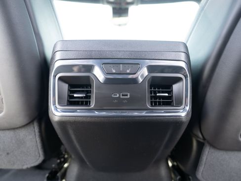 Used 2024 GMC Sierra 3500 Denali Ultimate AWD/4WD image 10