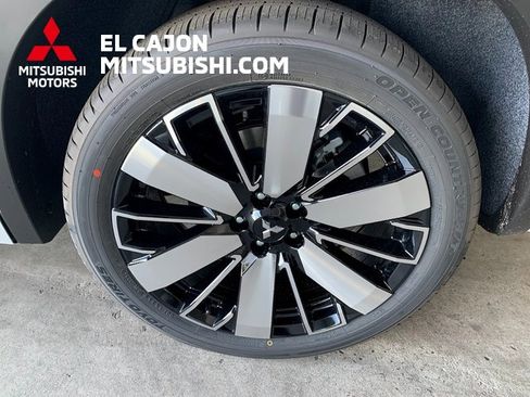 New 2026 Mitsubishi Outlander SEL image 6