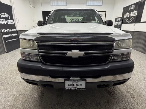 Used 2005 Chevrolet Silverado 2500 LS AWD/4WD image 5