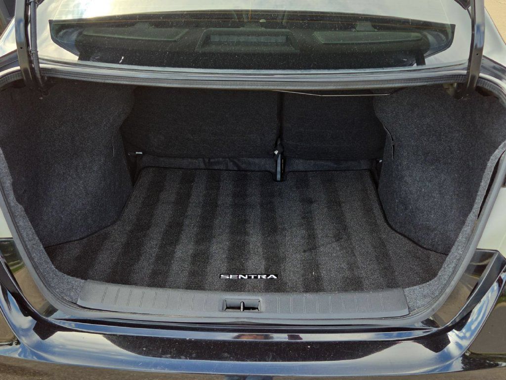 Used 2014 Nissan Sentra SV FWD image 27
