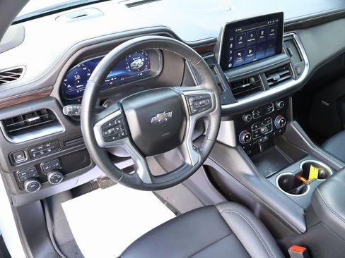 Certified 2024 Chevrolet Suburban Z71 w/ Luxury Package image 25