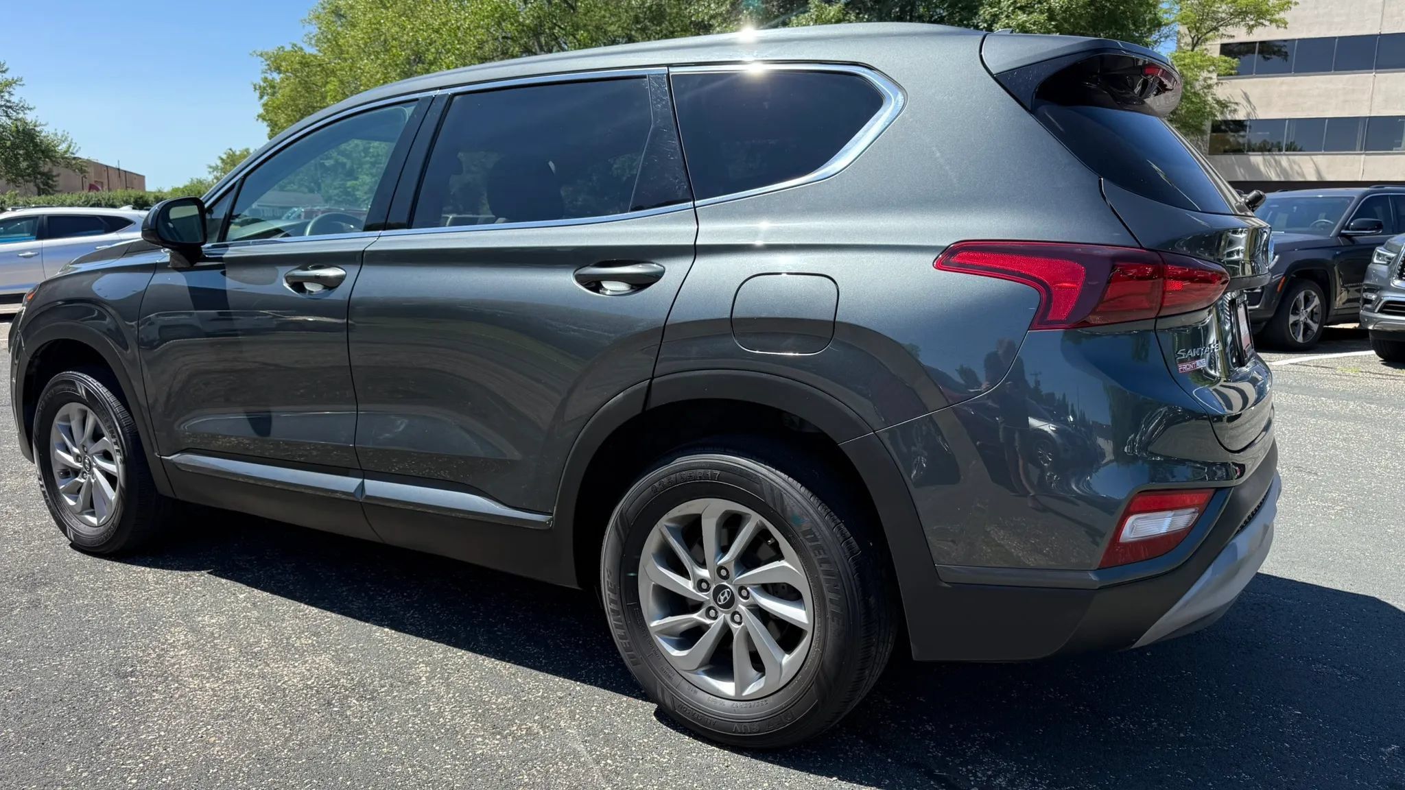 Used 2020 Hyundai Santa Fe SEL FWD image 7