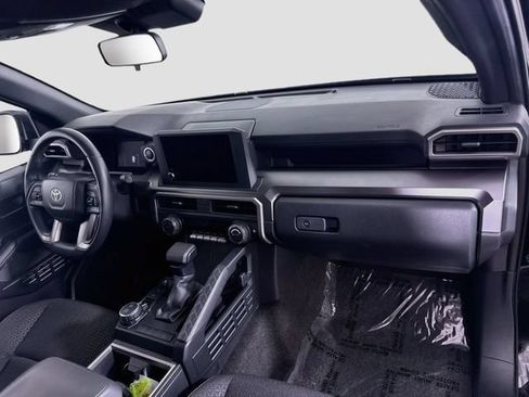 Certified 2025 Toyota 4Runner SR5 AWD/4WD image 30