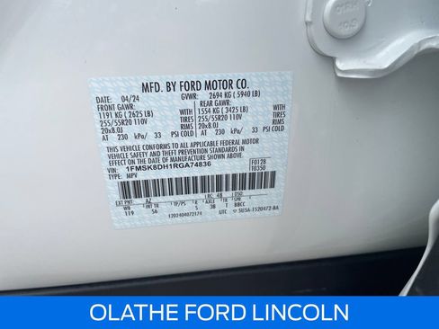 Used 2024 Ford Explorer XLT w/ Equipment Group 202A AWD/4WD image 15