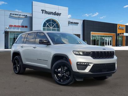 New 2025 Jeep Grand Cherokee Limited w/ Black Appearance Package