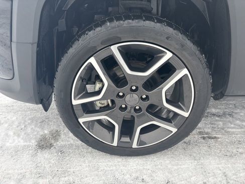 Used 2021 Jeep Renegade Sport image 9