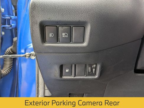 Used 2018 Toyota C-HR XLE FWD image 19