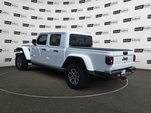 Used 2026 Jeep Gladiator Mojave AWD/4WD image 4