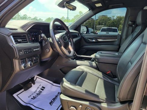 Used 2021 GMC Yukon Denali w/ Denali Ultimate Package AWD/4WD image 25
