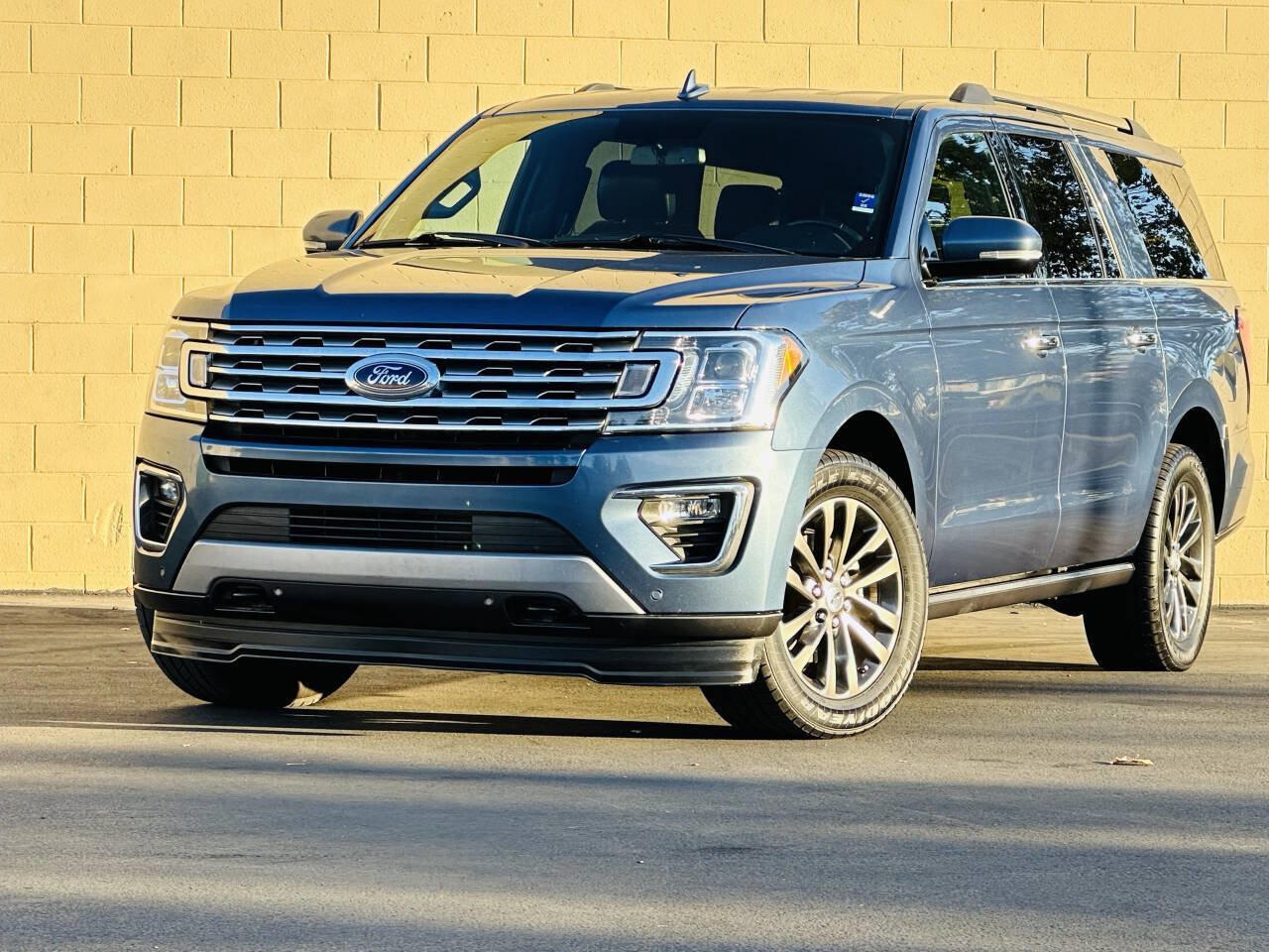 Used 2019 Ford Expedition Max Limited AWD/4WD image 3