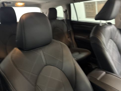 Used 2023 Toyota Highlander Platinum AWD/4WD image 41