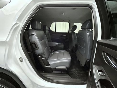 Used 2019 Chevrolet Traverse LT w/ LT Premium Package AWD/4WD image 18