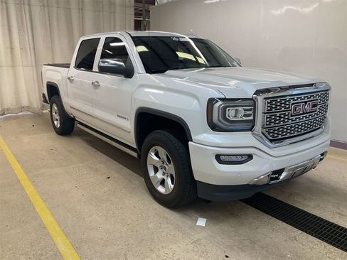 Used 2018 GMC Sierra 1500 Denali w/ Denali Ultimate Package image 2