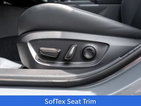 Used 2026 Toyota Prius XLE AWD/4WD image 18