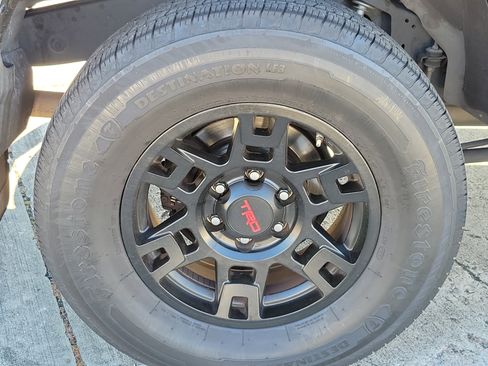 Used 2018 Toyota 4Runner SR5 image 5