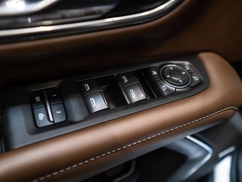 Used 2024 Chevrolet Tahoe High Country w/ Advanced Technology Package image 22