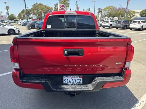 Used 2016 Toyota Tacoma TRD Sport AWD/4WD image 8