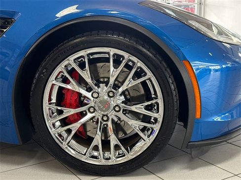 Used 2015 Chevrolet Corvette Z06 w/ 3LZ Preferred Equipment Group image 10