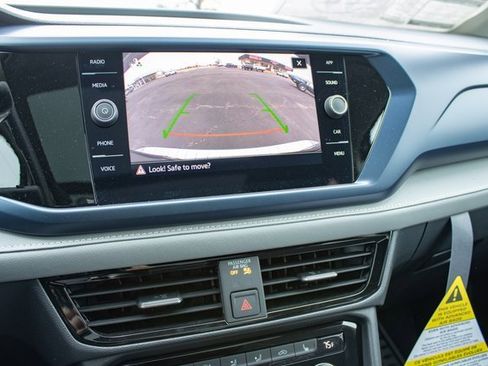 Used 2024 Volkswagen Taos SE image 51